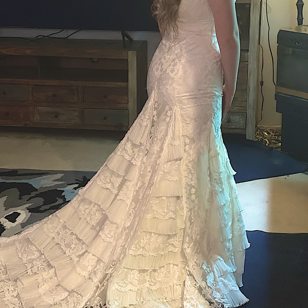 Rosa Clara Wedding Gown. beautiful detailing Size 10